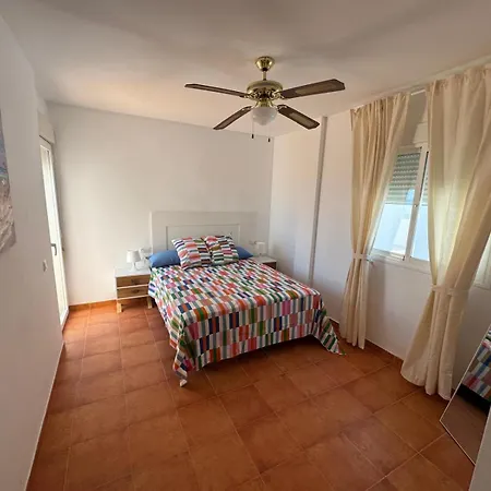 Precioso Con Vistas Al Mar Y Piscina En דירה *